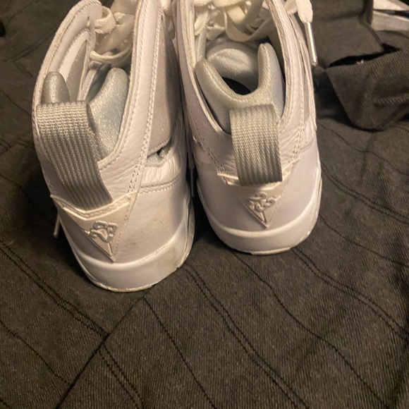 Jordan’s all white and grey size 6y - Picture 3 of 11